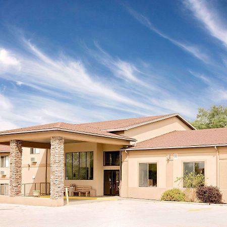 Days Inn By Wyndham Boonville Εξωτερικό φωτογραφία