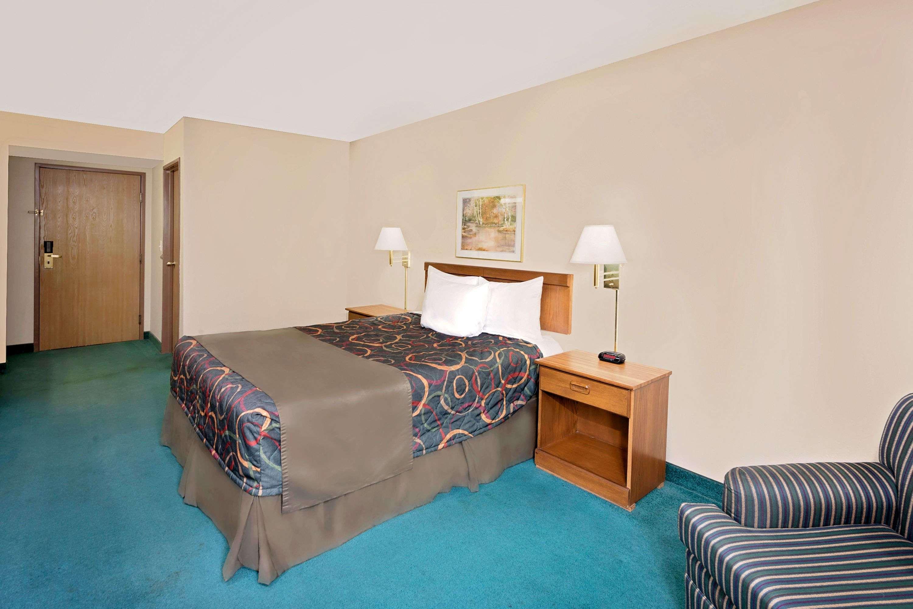 Days Inn By Wyndham Boonville Εξωτερικό φωτογραφία