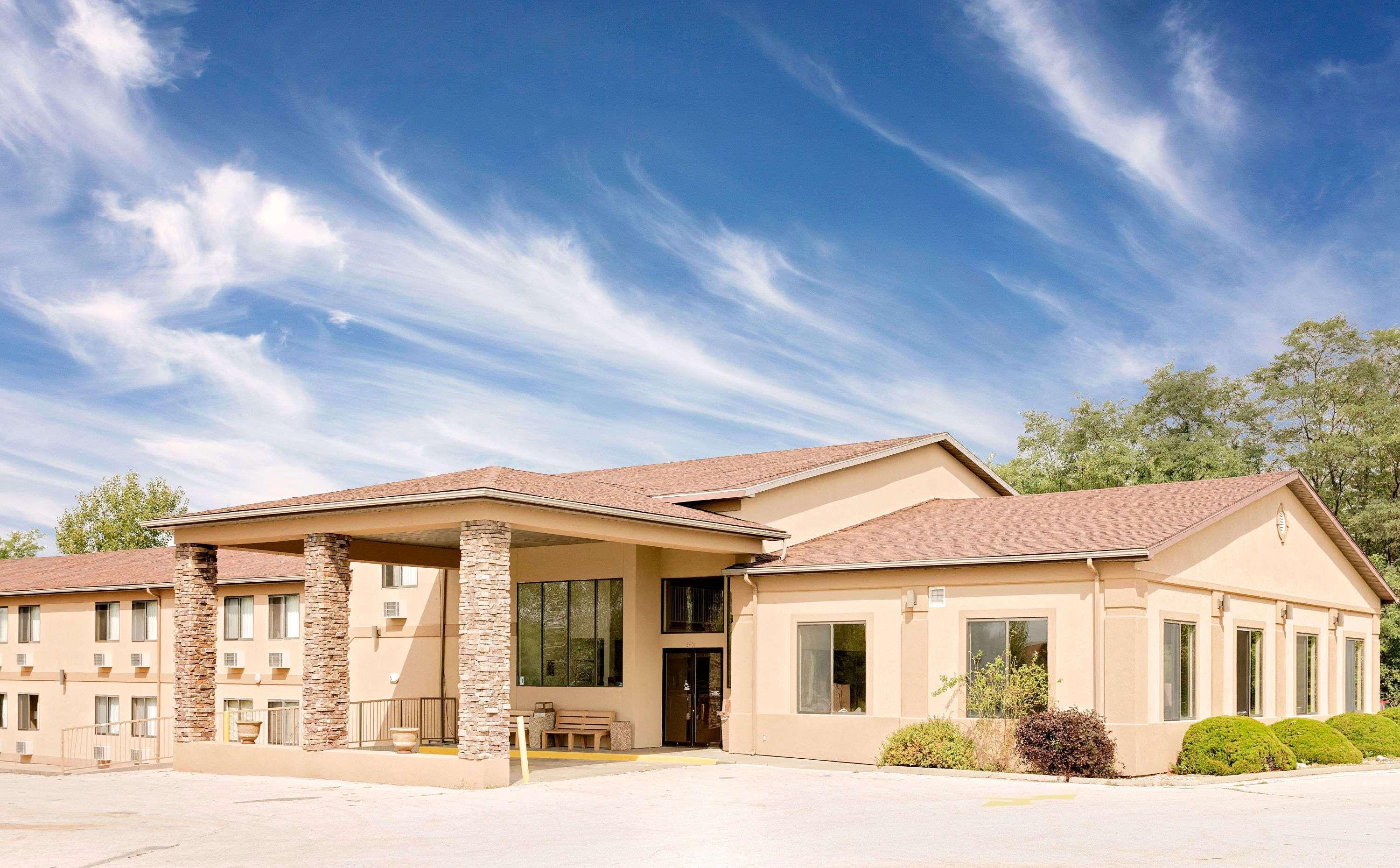 Days Inn By Wyndham Boonville Εξωτερικό φωτογραφία