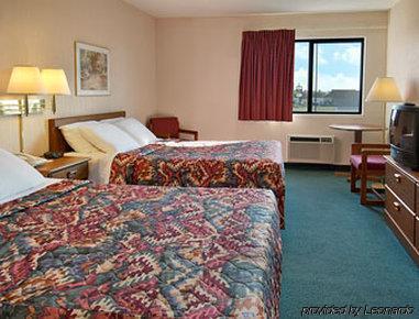 Days Inn By Wyndham Boonville Δωμάτιο φωτογραφία