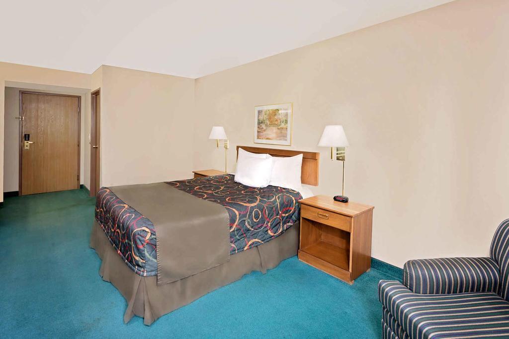 Days Inn By Wyndham Boonville Εξωτερικό φωτογραφία